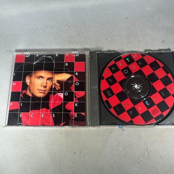 Garth Brooks In Pieces CD Album Classic Country 1993 Capitol Records USA - Picture 3 of 4